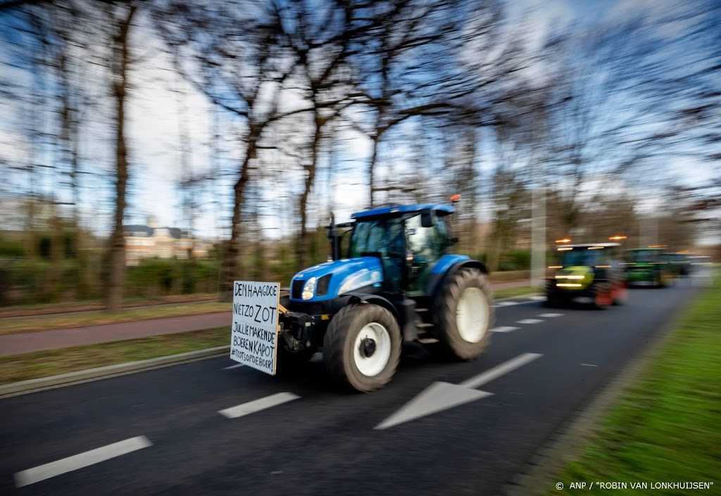 Boeren blokkeren korte tijd distributiecentrum in Beilen