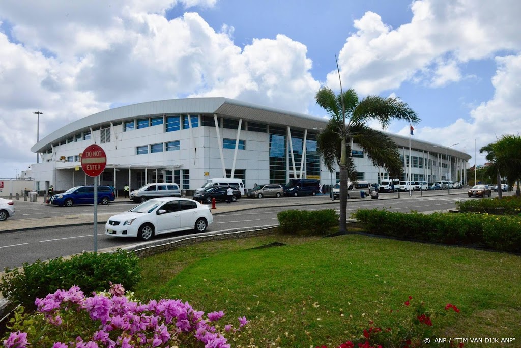 Medewerkers luchthaven Sint-Maarten stoppen met acties