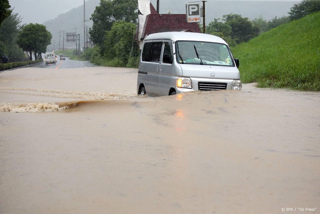 Tienduizenden Japanners geëvacueerd na overstromingen