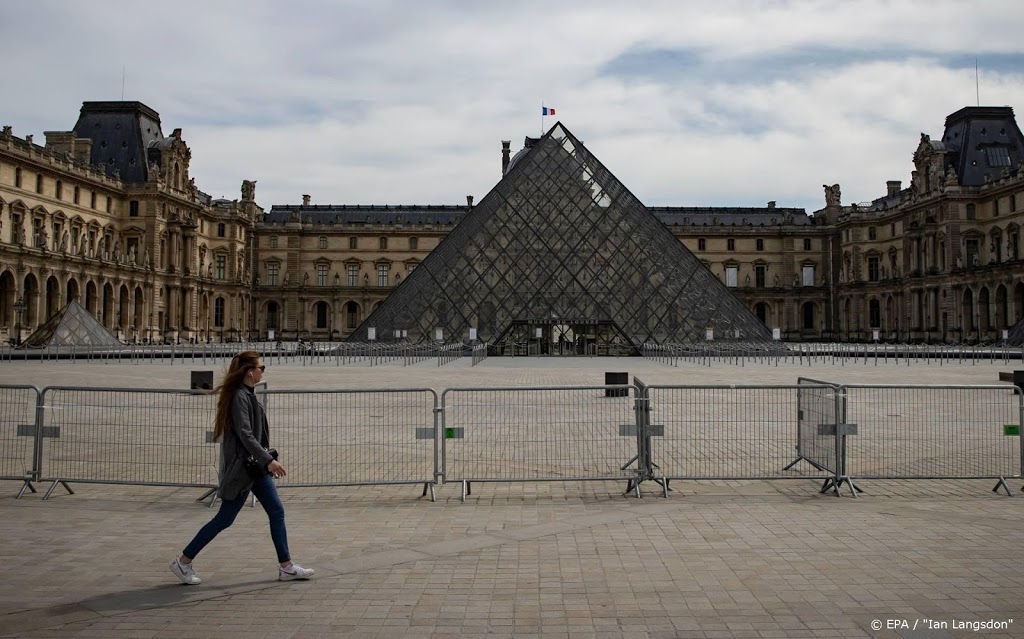 Louvre gaat maandag weer open