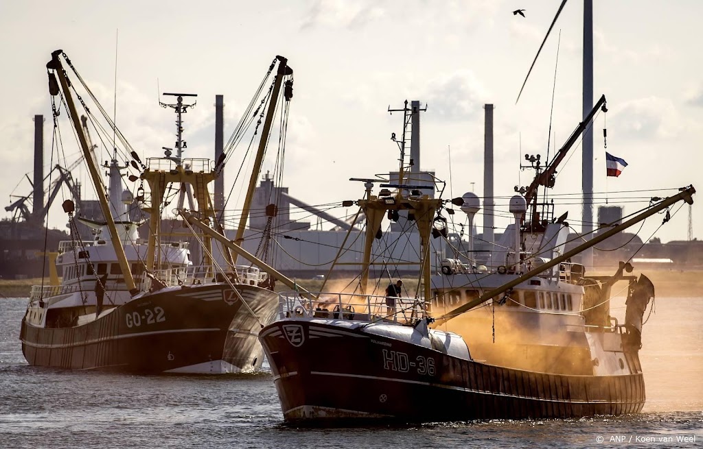 Vissers beëindigen blokkade haven van Harlingen