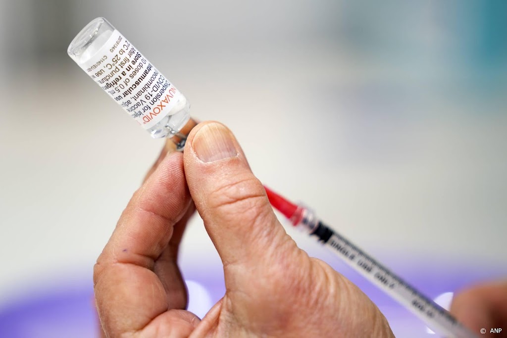 Kuipers laat RIVM en GGD'en vaccinatiecampagne voorbereiden