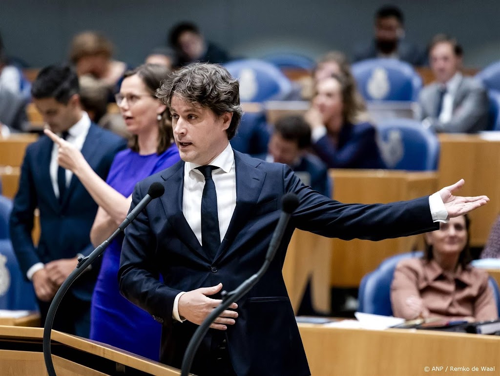 Bontenbal: totaal onverantwoord hoe Wilders Schoof voor bus gooit