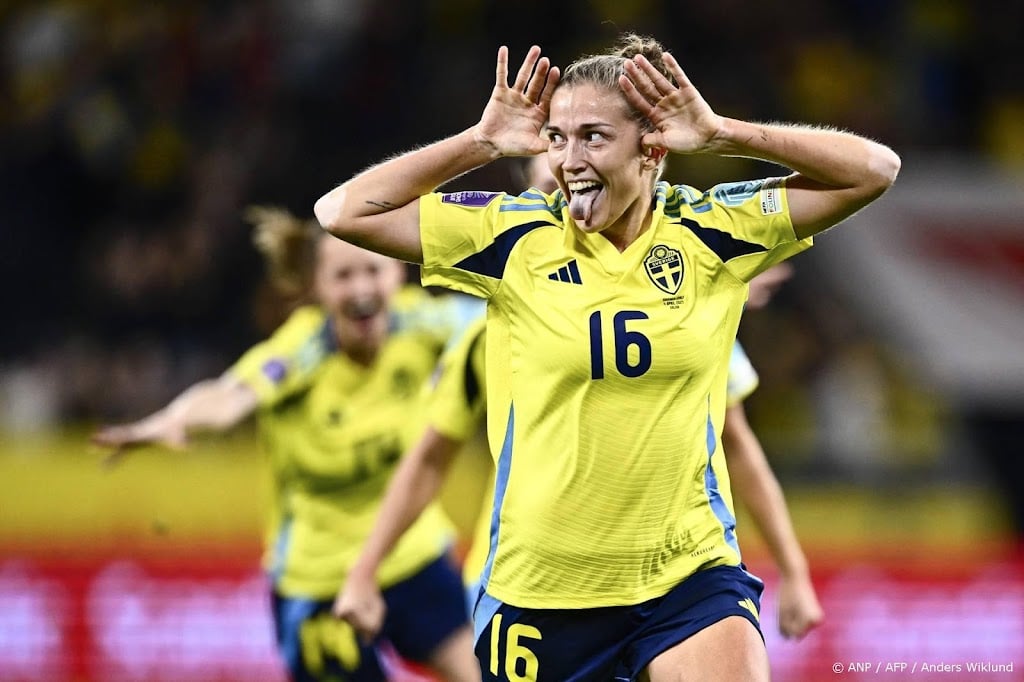 Zweedse voetbalsters winnen Scandinavisch onderonsje op EK