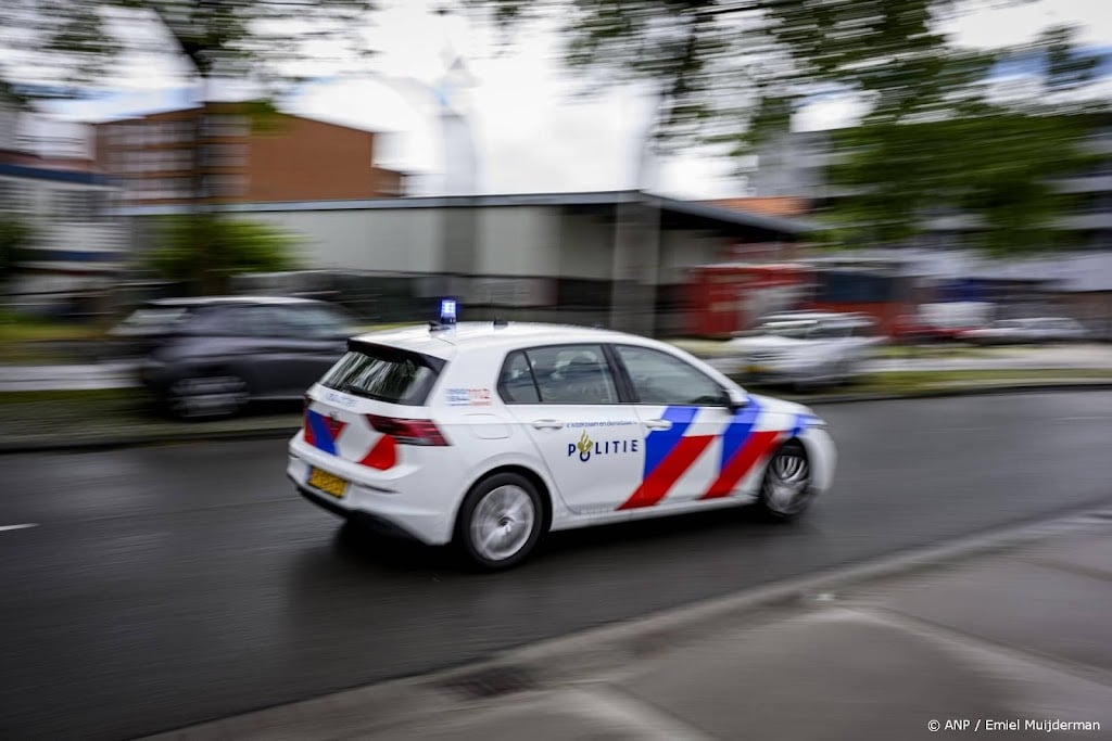 Fietser zwaargewond in Ambt Delden, automobilist aangehouden