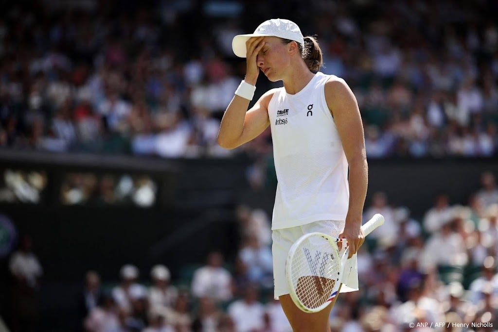 Titelverdedigster Świątek onderuit in derde ronde Wimbledon 