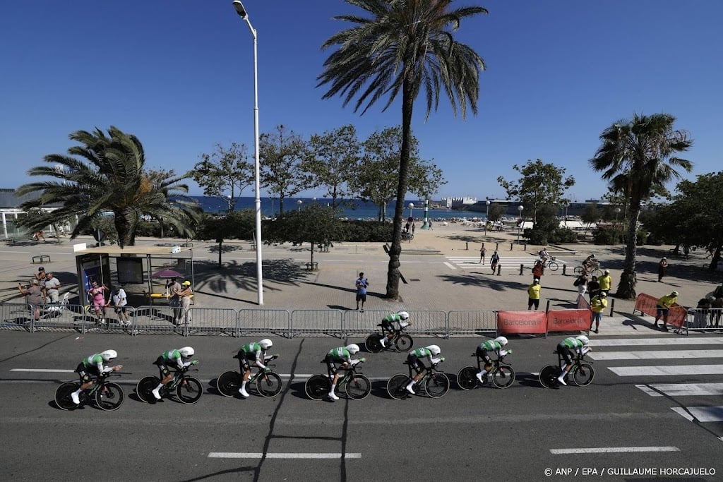 113e Tour de France gestart met ploegentijdrit in Barcelona