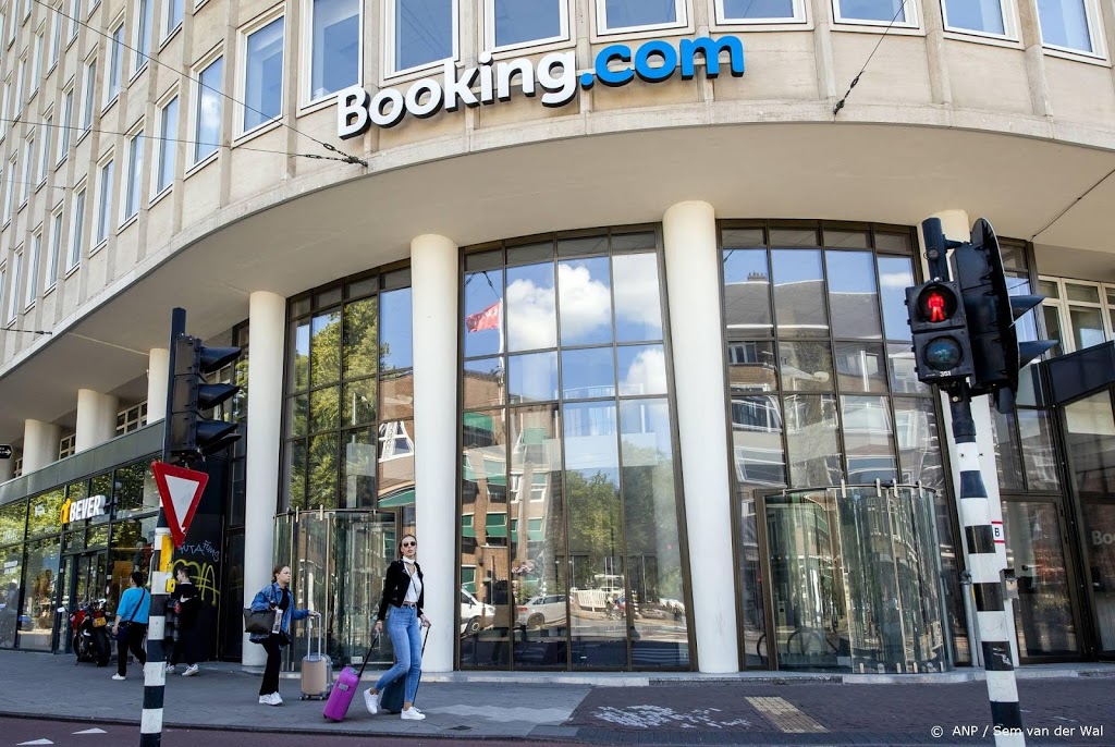 Booking.com boekt flinke omzetgroei, maar verliezen lopen op 