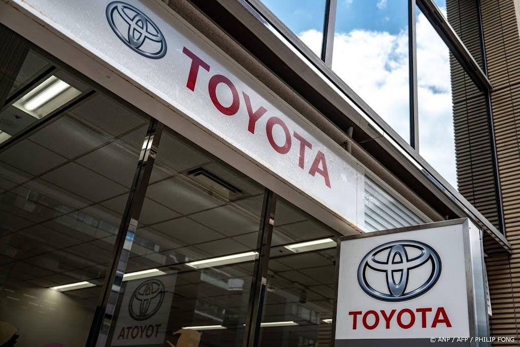 Toyota profiteert van grote vraag naar hybride auto's, meer omzet