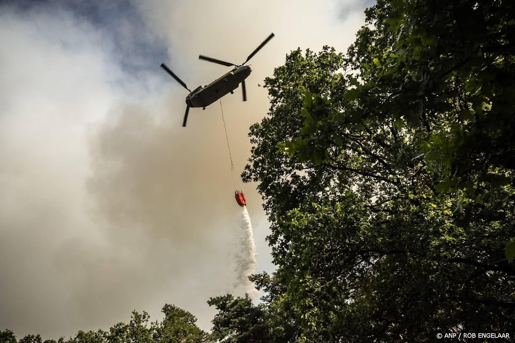 Blushelikopter weer ingezet bij natuurbrand Limburg