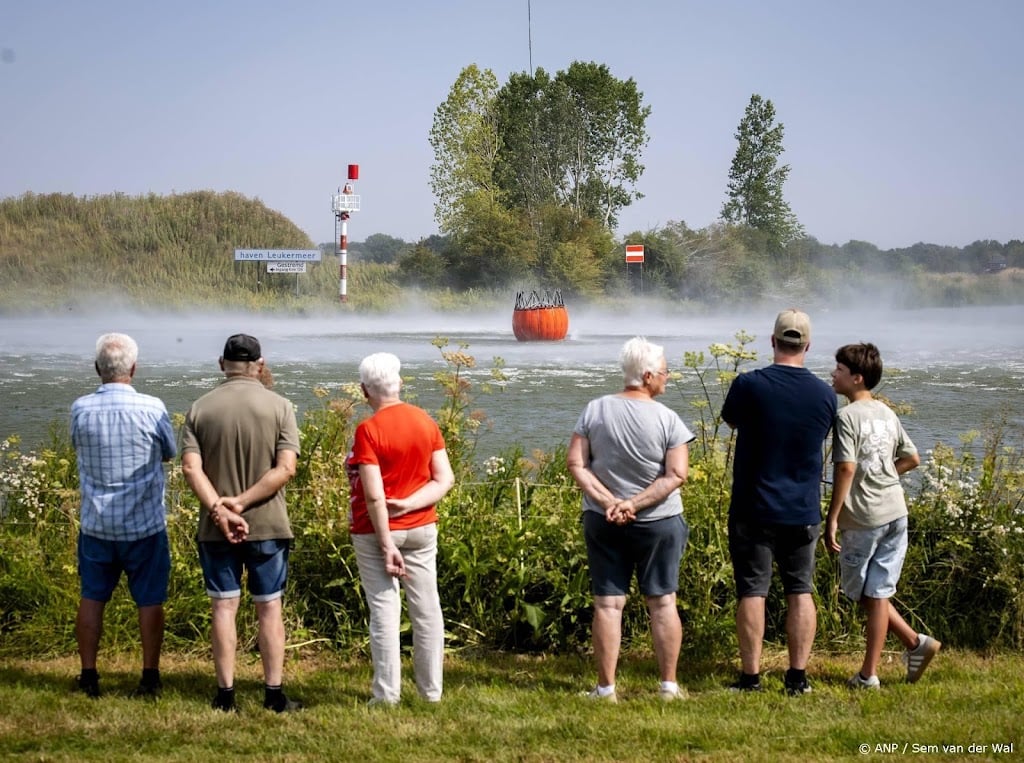 Draaiende wind bij natuurbrand Limburg, onweer op komst