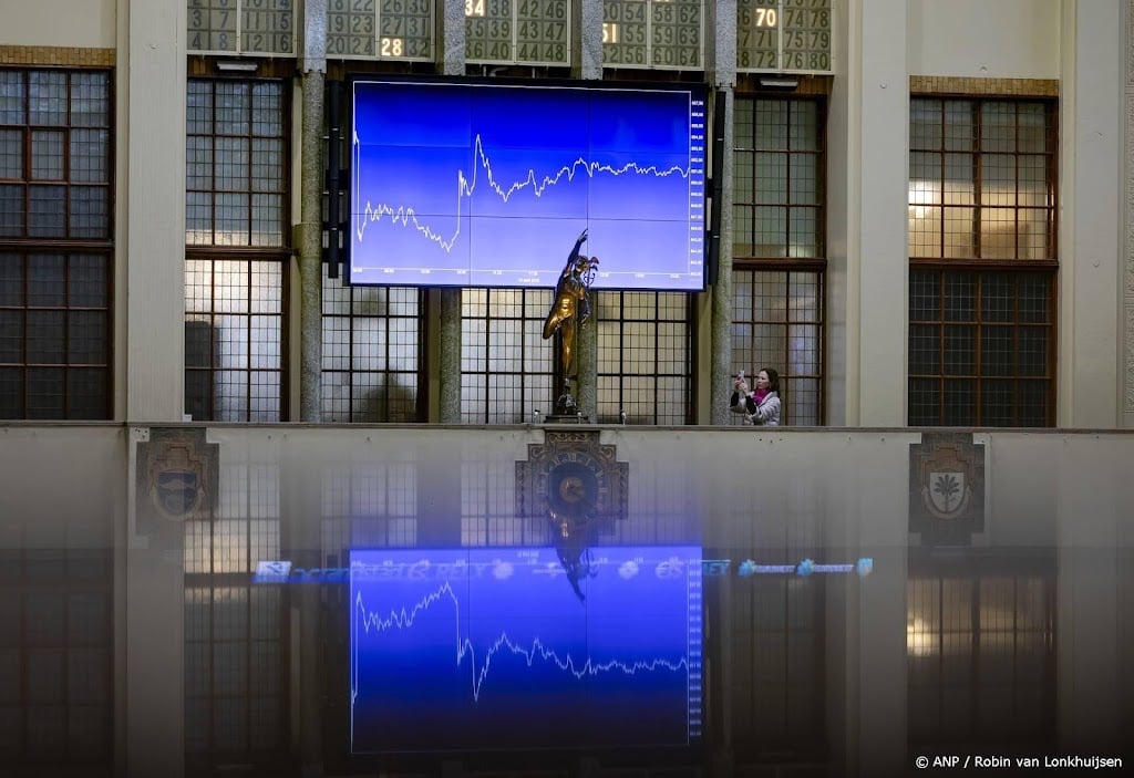 Chipbedrijven stuwen AEX naar nieuw slotrecord