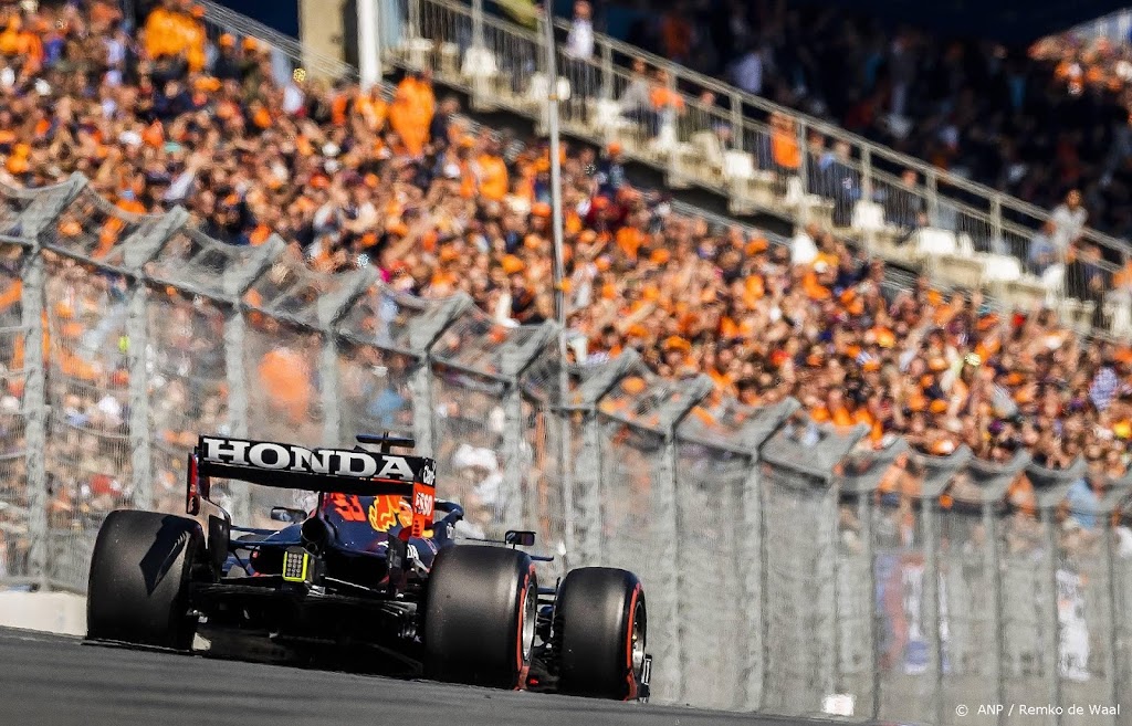 Verstappen imponeert met snelste ronde in derde training