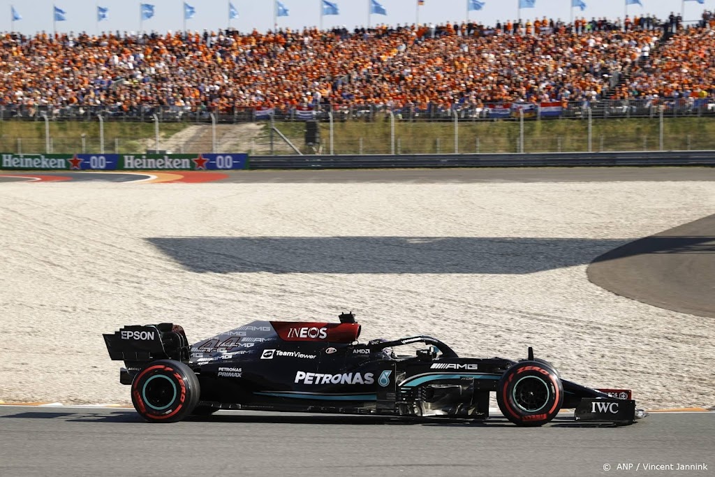 Mercedes wil Verstappen via pitstops in de tang nemen