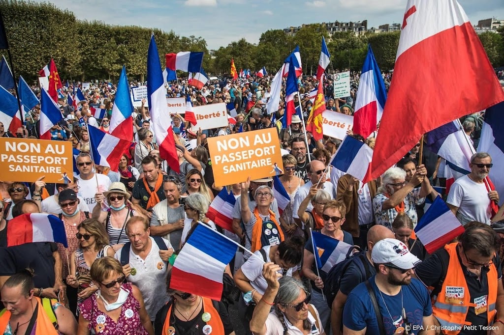 Arrestaties bij zaterdagse coronaprotesten in Frankrijk