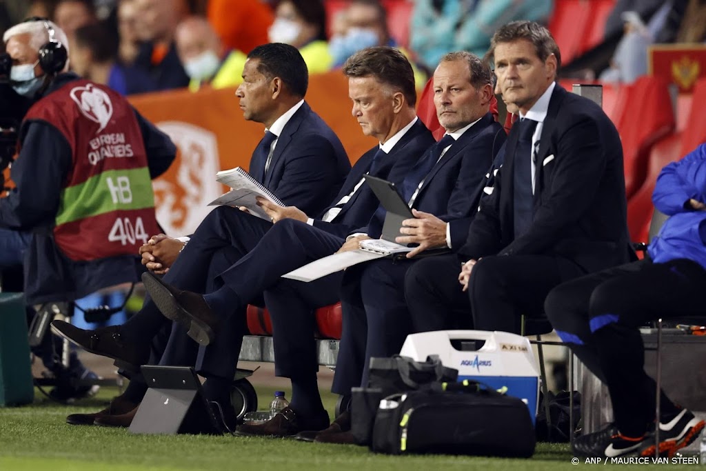 Van Gaal maant fans tot rust en geniet na matige start van Oranje