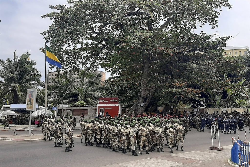 Gabonese generaal na coup beëdigd als interim-president