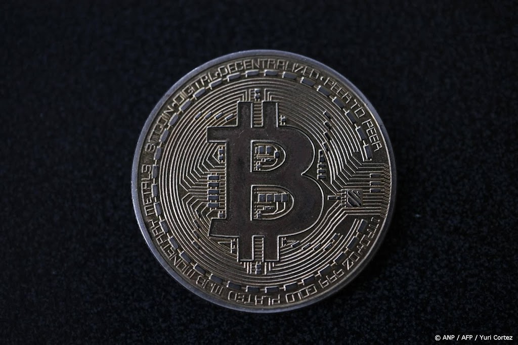 Bitcoin mee omlaag na uitverkoop op beurzen
