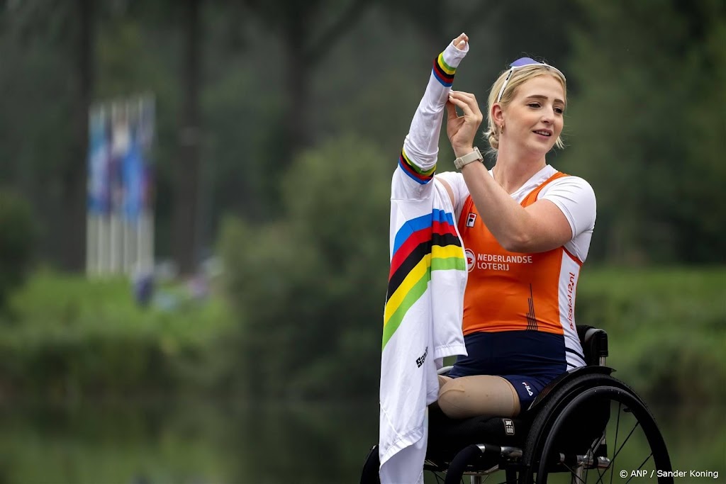 Handbikester Haenen verovert zilver op tijdrit in Parijs