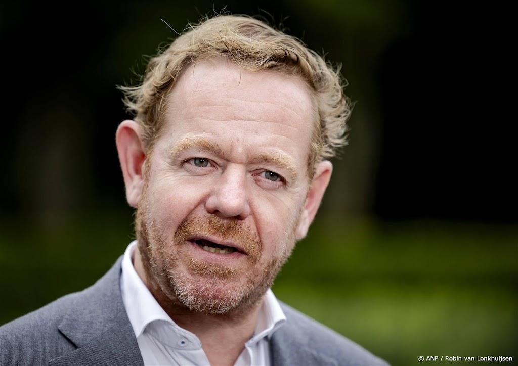 Van Weel (Justitie) wil criminaliteit internationaal aanpakken