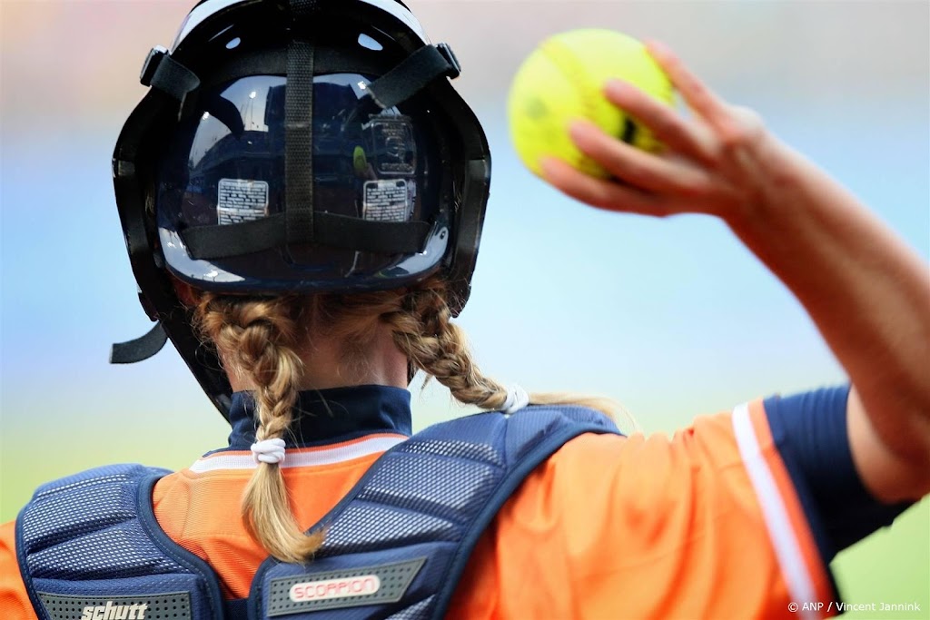 Softbalsters ongeslagen naar finaleronde van EK
