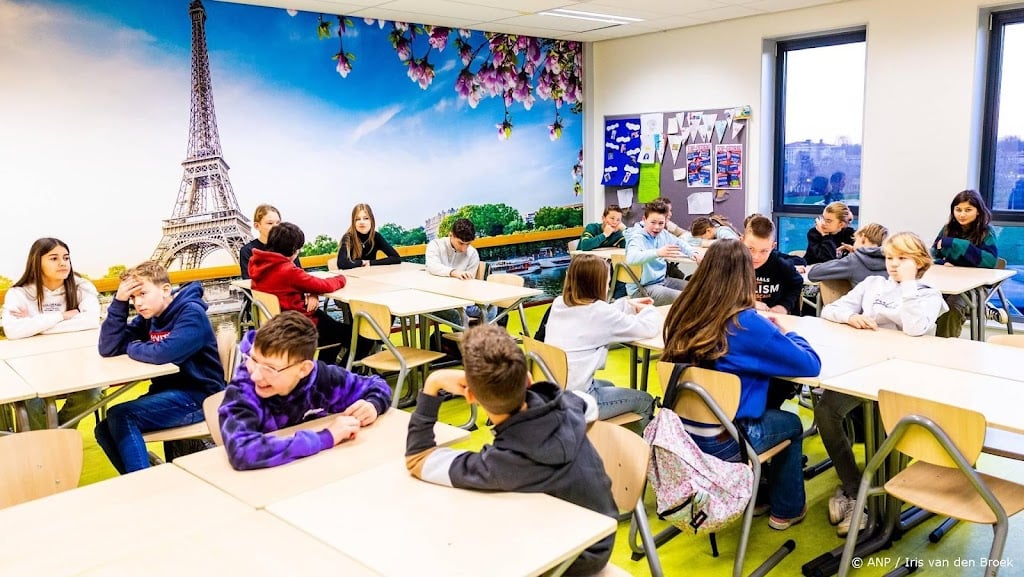 Onderwijsraad wil dat andere talen meer ruimte krijgen op school