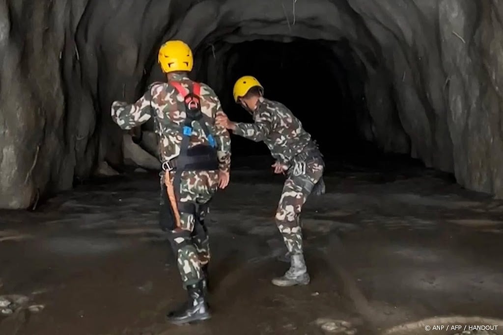 Nepal: twee personen levend uit tunnel gered na overstromingen