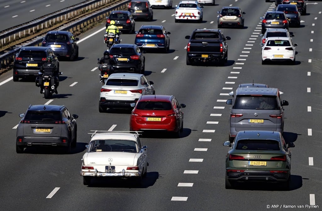 Wegverkeer stootte vorig jaar iets minder CO2 uit