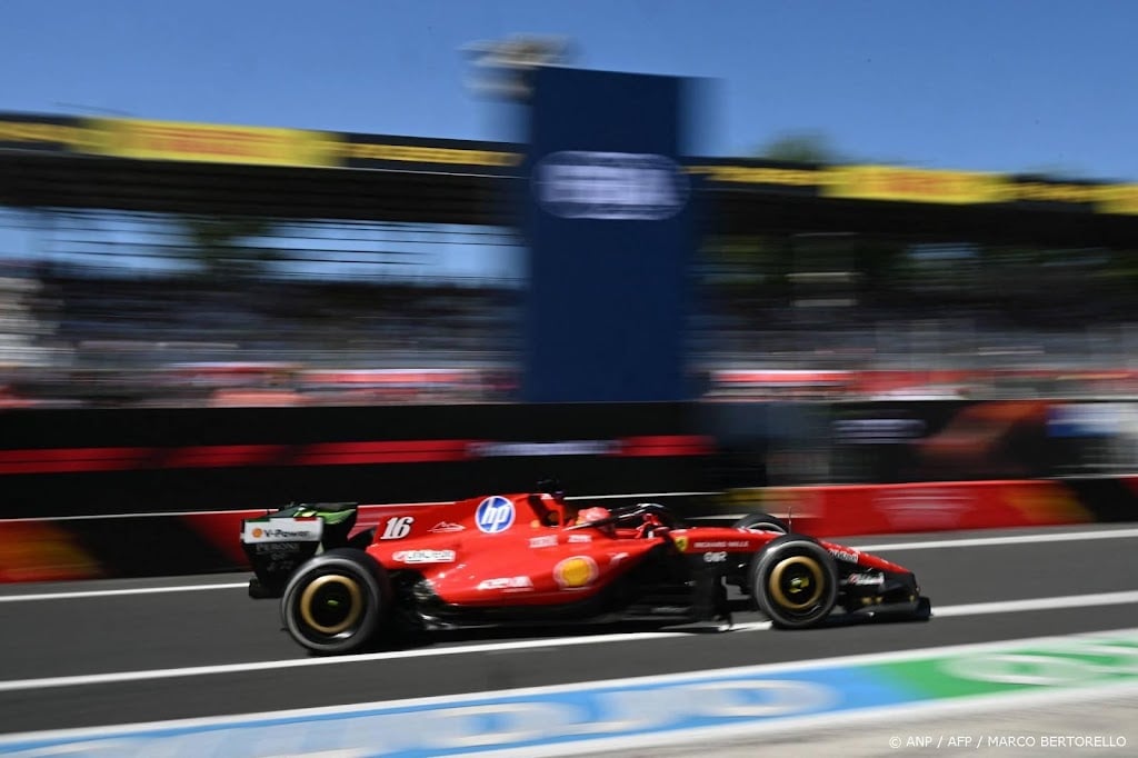 Leclerc snelste in vrije training Monza, Verstappen slaat over