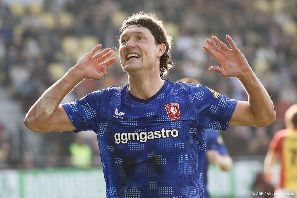 PSV tegen Ajax nog zonder nieuwelingen Ouaissa en Lammers
