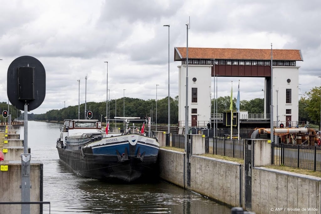Meer schepen door sluis bij Eefde om hogere waterstand IJssel