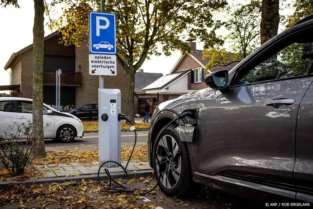 Leasebranche: versnelde overstap stekkerauto's om dure brandstof