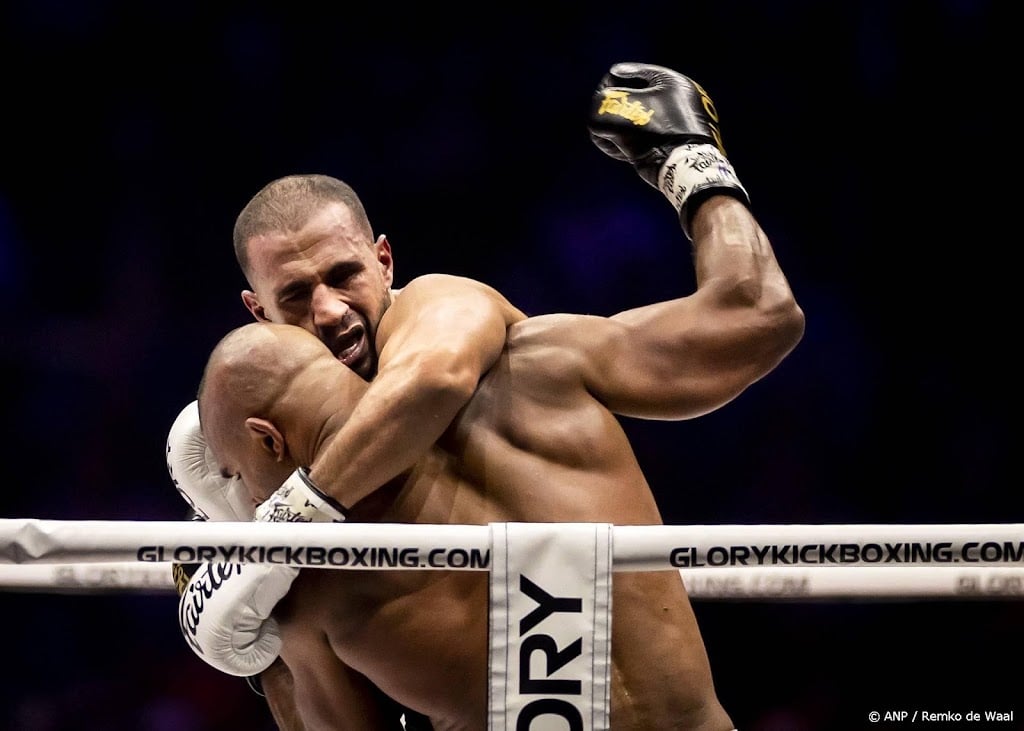 Kickbokser Badr Hari mag behandeling zaak in vrijheid afwachten