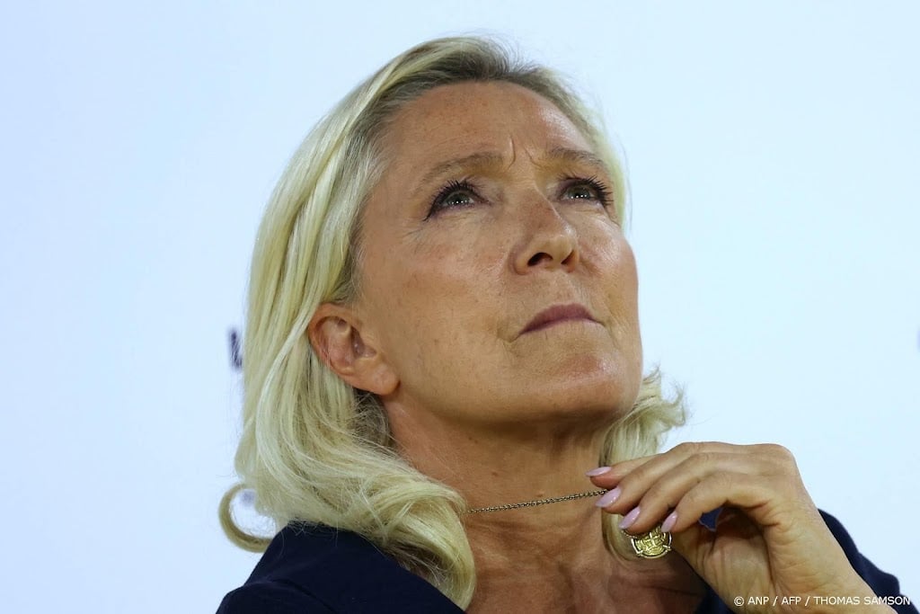 Kansrijke partij Le Pen krijgt volle laag om 'hulpstop' Oekraïne