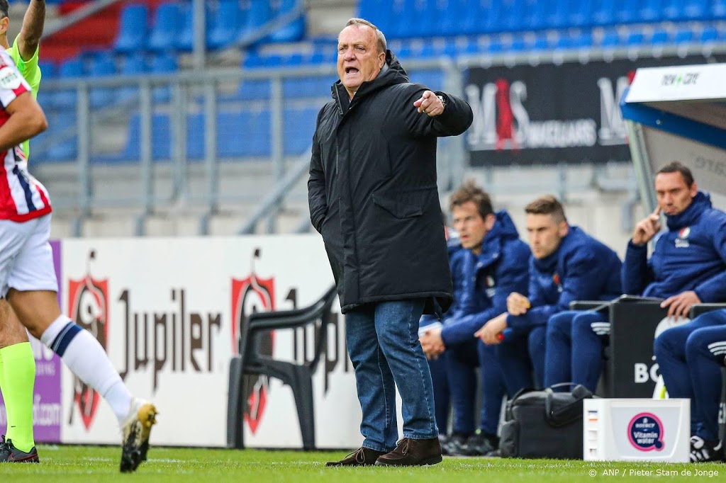 Feyenoord neemt in Tilburg chagrijn weg bij coach Advocaat 