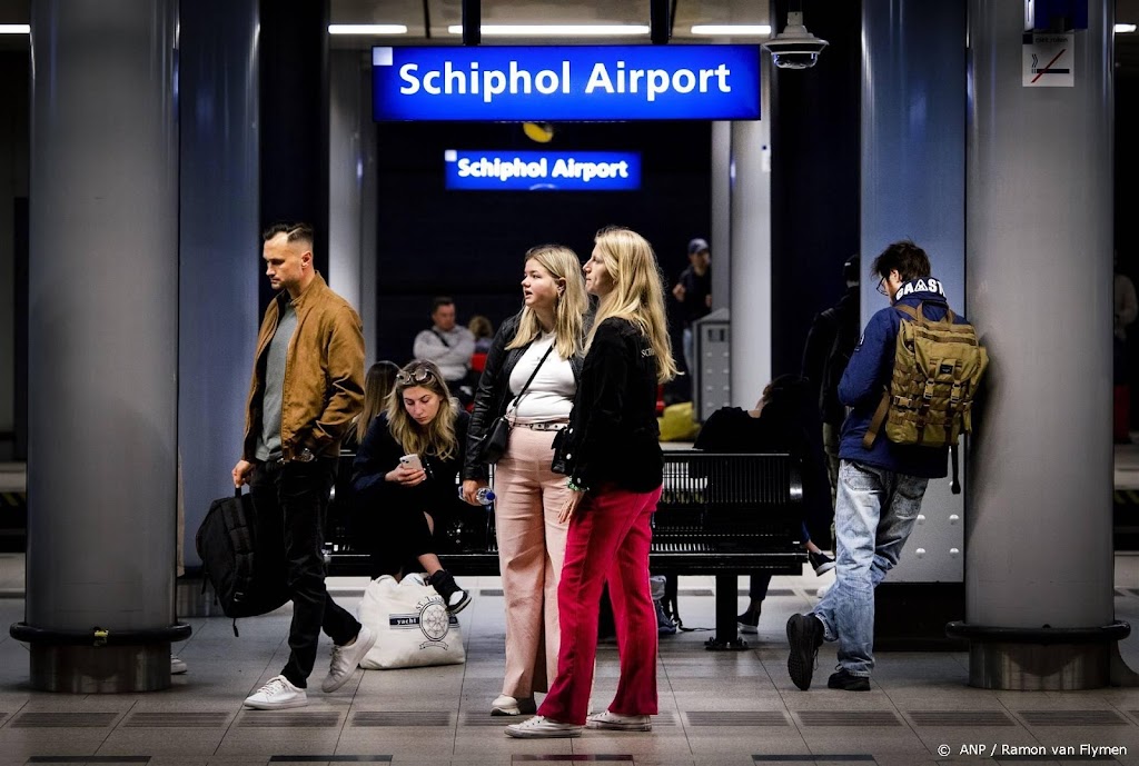 Treinen rondom Schiphol rijden weer volgens planning na storing