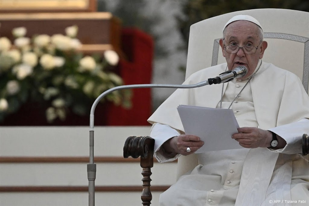 Paus kritisch op klimaatbeleid: we naderen een mogelijk breekpunt