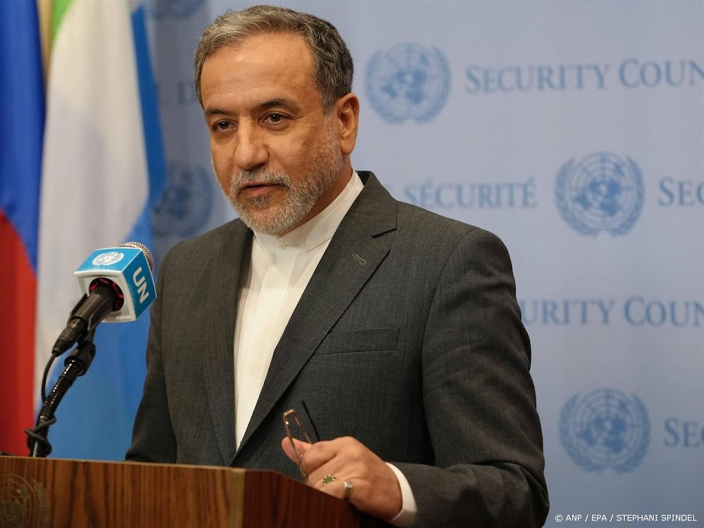 Buitenlandminister Iran in Beiroet ondanks luchtaanvallen Israël