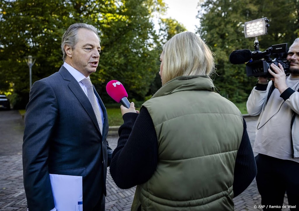Kabinet zet in op vrachtwagens die rijdend opladen