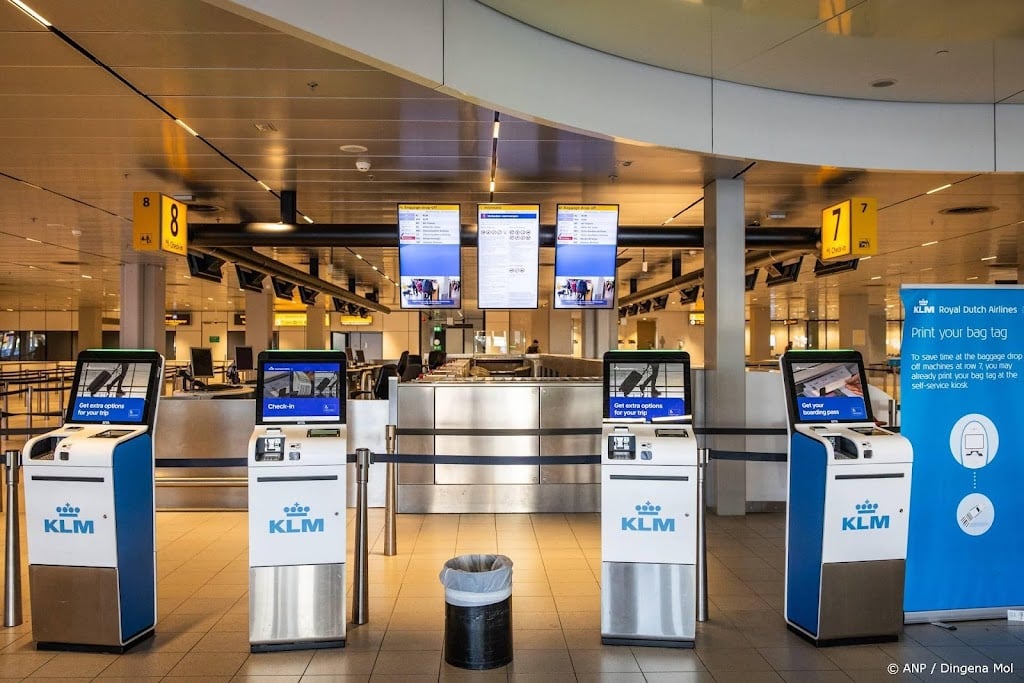 KLM schrapt zondag opnieuw vluchten om storm