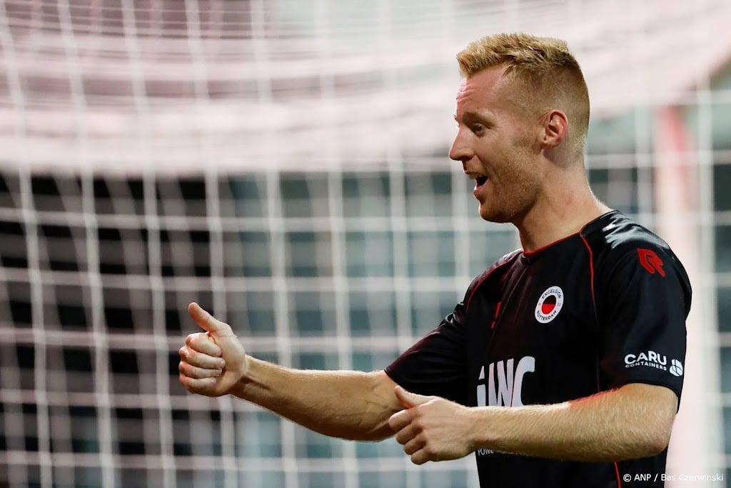 Van Duinen krijgt bij Excelsior contract tot einde seizoen