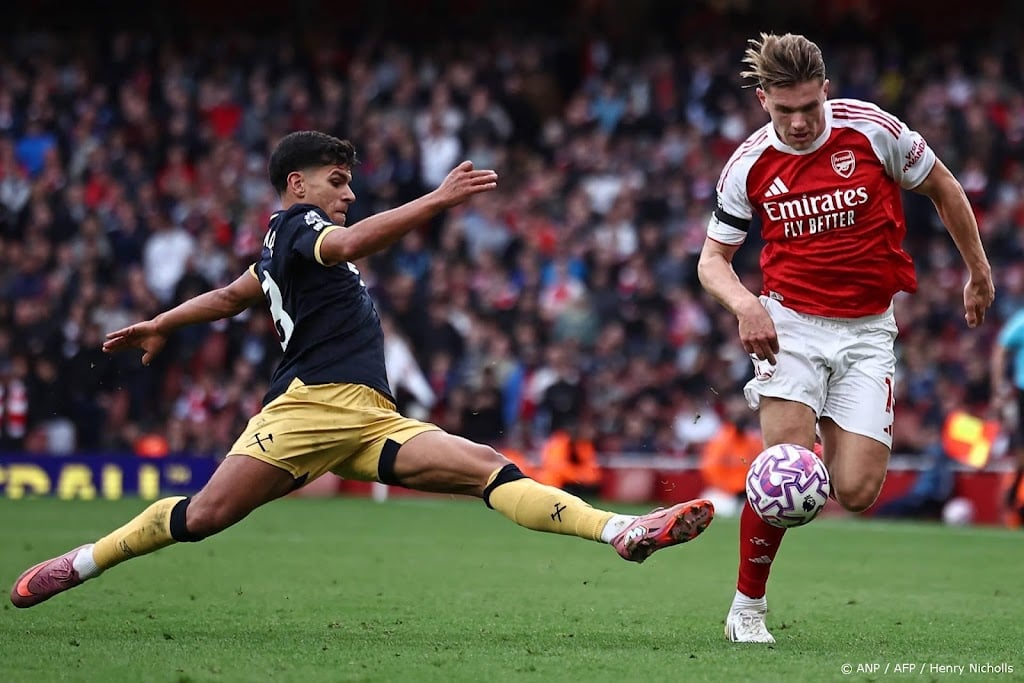 Arsenal verhoogt druk op Liverpool met zege op West Ham United