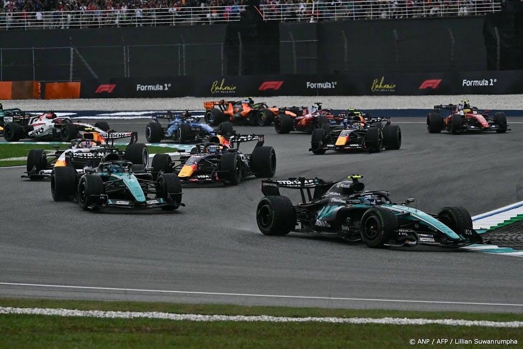 FIA: Formule 1-auto's vielen stil door fout in software