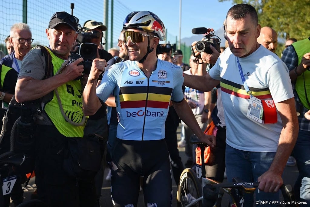 Evenepoel pakt Europese titel wielrennen in Slovenië