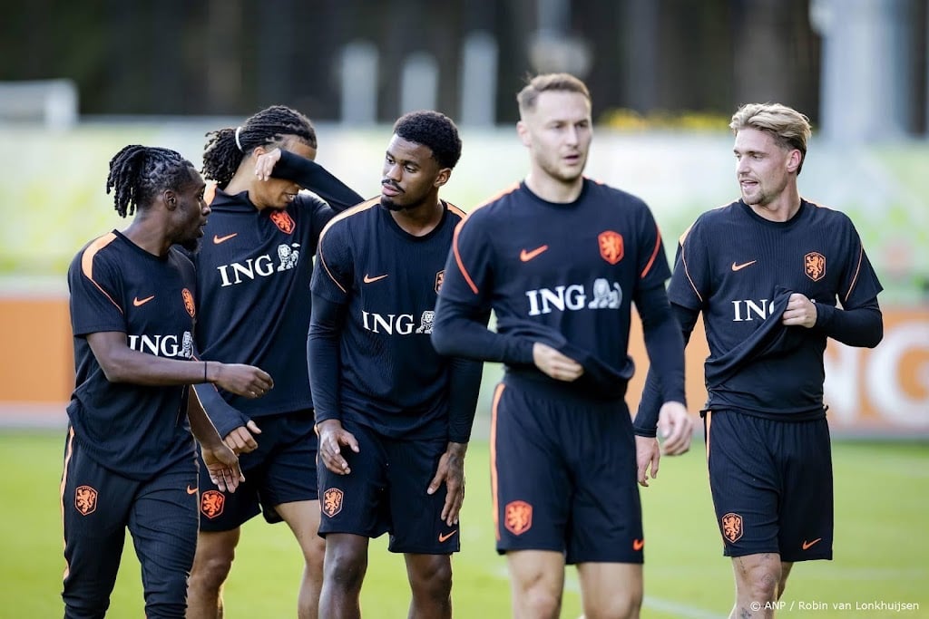 Oranje start tegen Servië met Koopmeiners als centrale verdediger