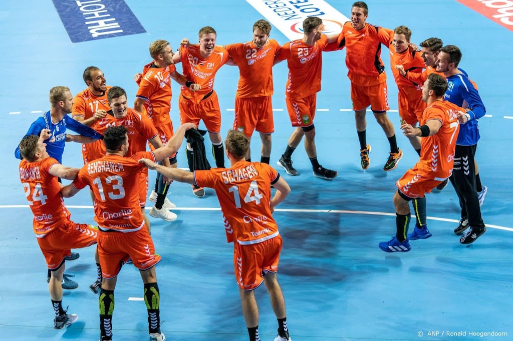 Broers Smits helpen handballers aan moeizame zege op Turkije