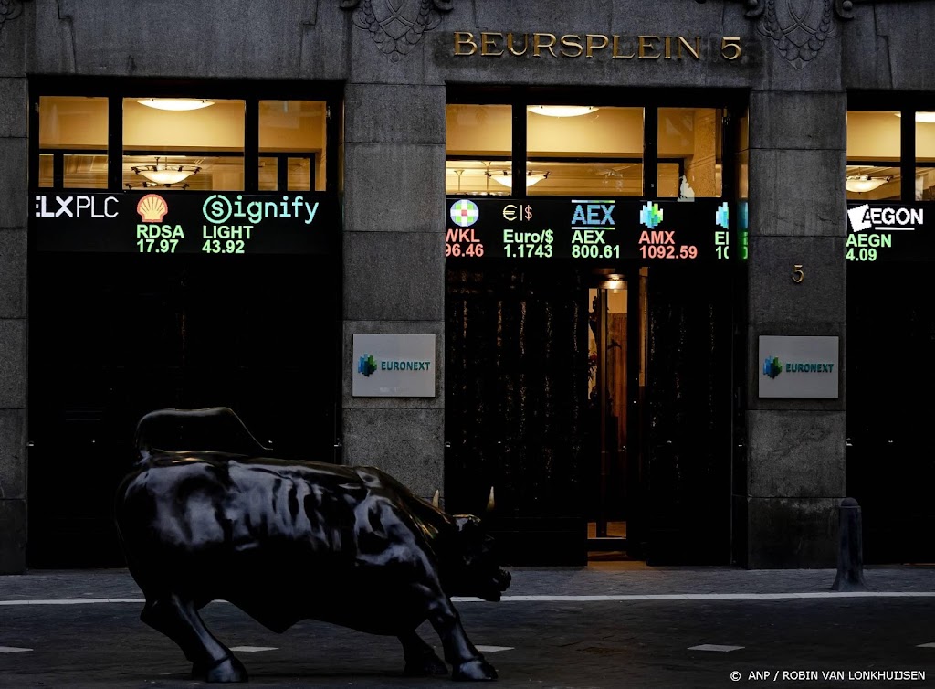 AEX tikt nieuw recordniveau aan, ING wint na kwartaalcijfers