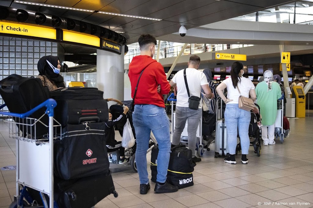 CBS: aantal vliegtuigpassagiers verdubbelde in derde kwartaal 