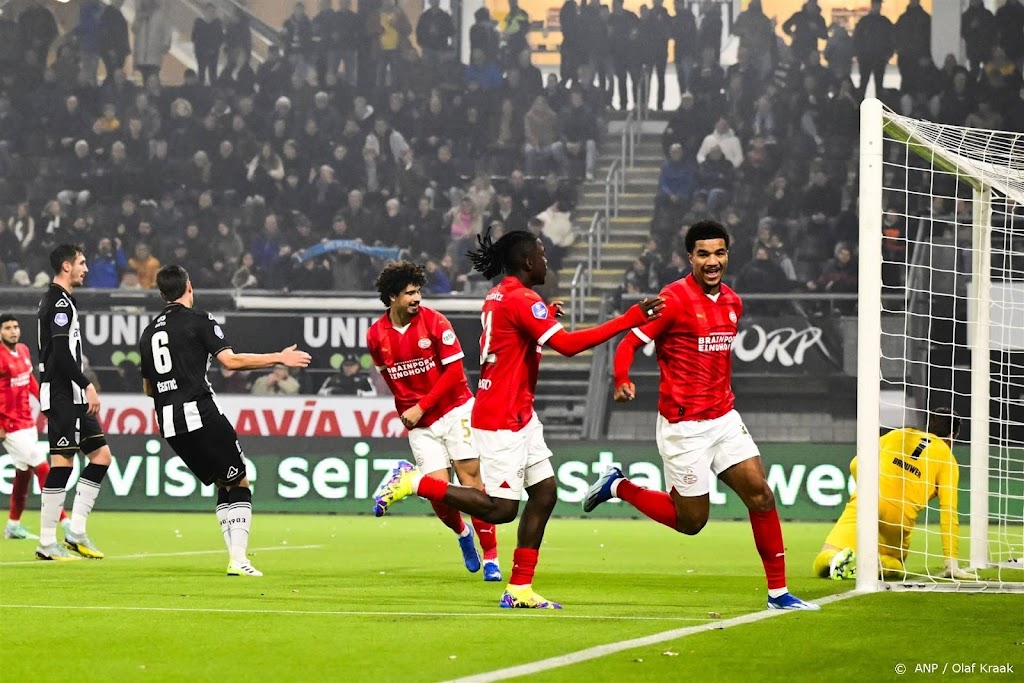 PSV werkt tegen tiental Heracles aan doelsaldo en nadert record