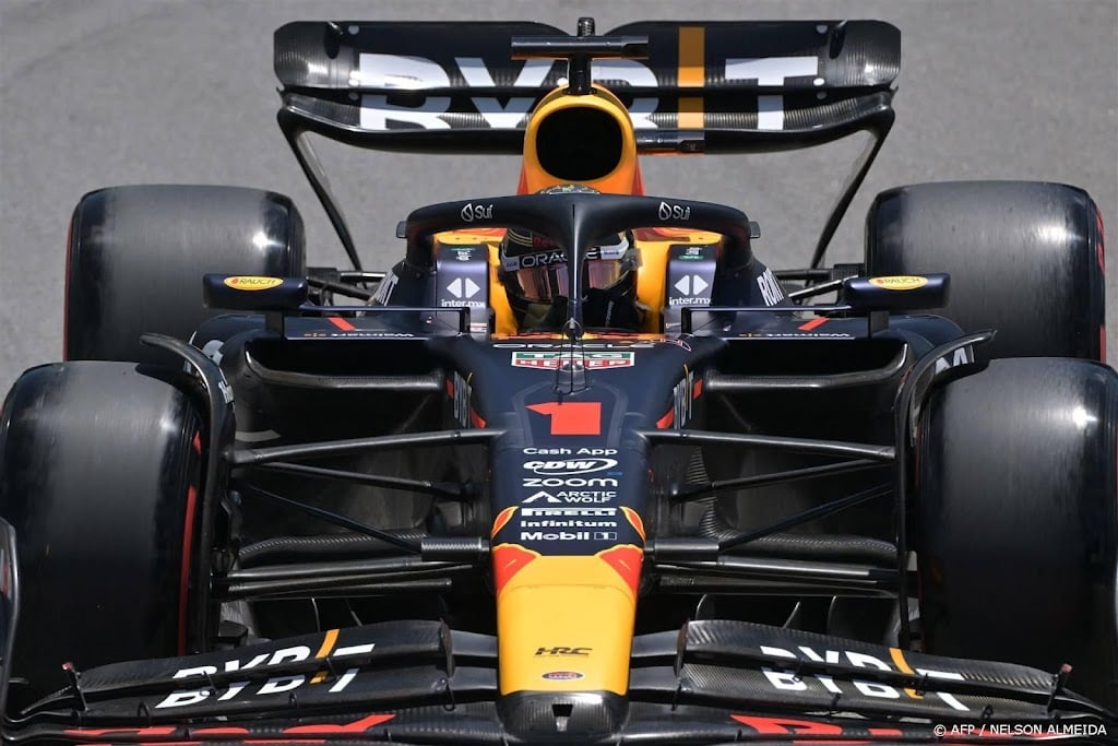Verstappen ongenaakbaar in sprintrace in Brazilië